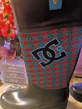 DC Shoes Women's Chelsea Boot Patterned Rubber Rain Boots US 7